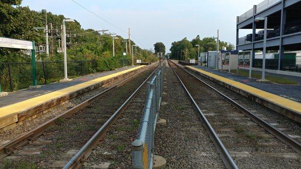 Looking inbound as I crossed the tracks at North Leominster Station