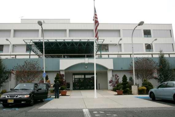 Enter through main lobby of Meadowlands Hospital.