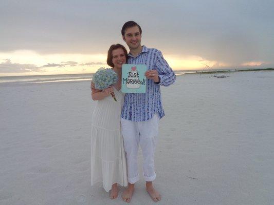 All we want is to get married at Siesta Key Beach at sunset.