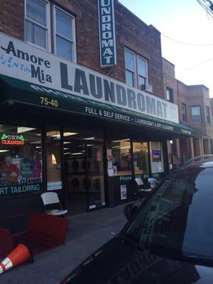 Amore Mia Laundromat