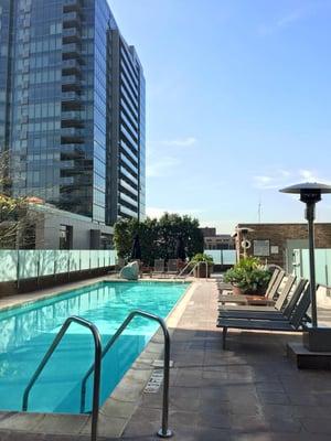 Luma Lofts - Poolside