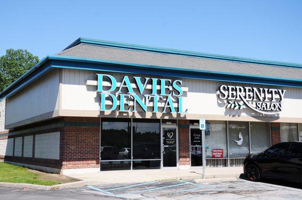 Front of Davies Dental Office.