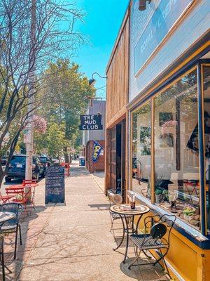 Outside, Store Front, Street View