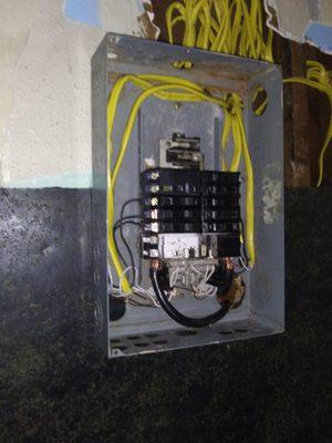 Residential electrical fuse box install.