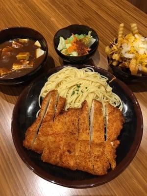 Chicken Katsu with Spaghetti, curry with an add on of tofu, salad and the curry cheese fries! Yummmm!!!