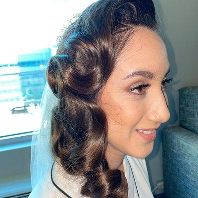 My bride wanted an Hollywood Classic style look for her wedding day.