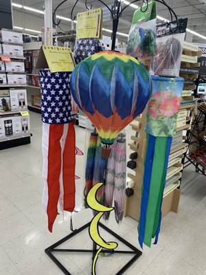 Balloon spinners and wind socks