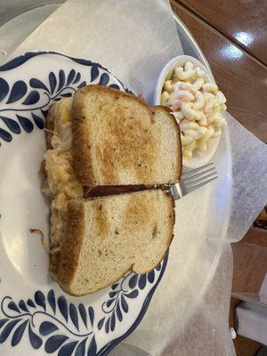 Rueben with macaroni salad