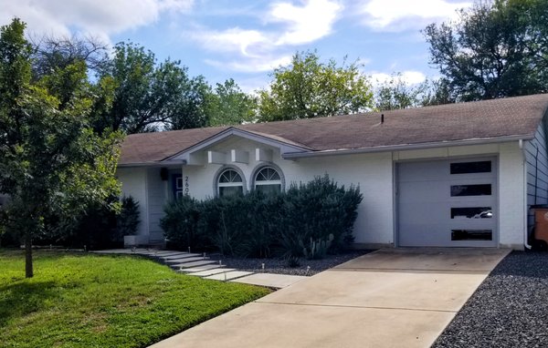 DoorLink Garage Door

Garage Door Replacement

DoorLink Flush Panel Garage Door

Grey Garage Door with Long Vertical Windows