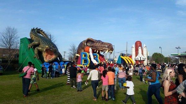 30,000 people in attendance to see our amazing inflatables!