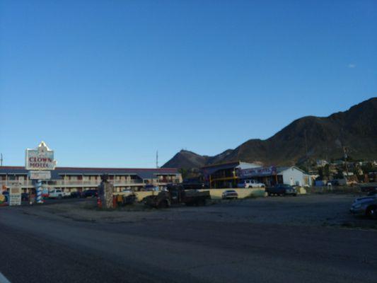 Tonopah with Clown motel