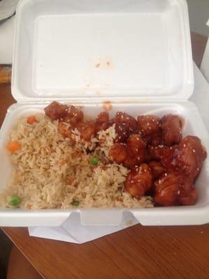 Sesame chicken with fried rice lunch combo