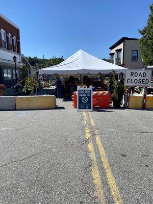 Moxie Square held their first little farmers market today! Live music, meats, cheeses, veggies, spices and even mimosas!