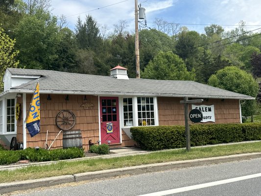 Nice Spring day at Salem Liquors