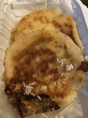 Pupusa de Carne con Queso