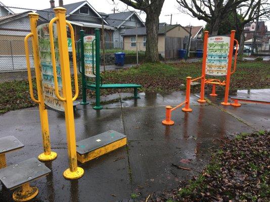 The fitness area at the University Playground is the best thought out in the entire city