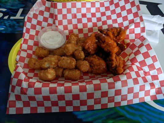 Boneless wings and tater tots