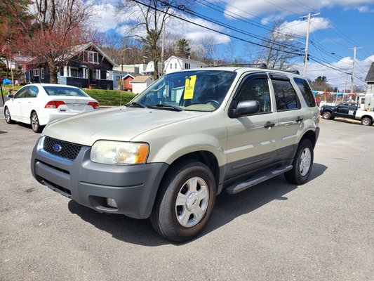 FORD ESCAPE 2004 XLT  -4WD - 2 OWNERS  -91,646 MILES -30 DAYS WARRANTY - CLEAN TITLE