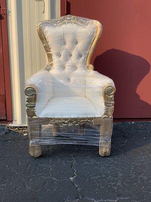 Kids Ivory/gold throne chair