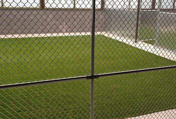 pet cage artifical turf pinecrest