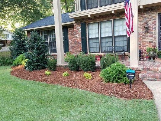 6 yards of mulch installed