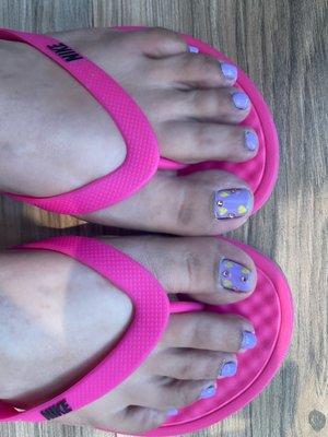 Easter pedi 2023 nail tech did not cut the cuticles or shape toes uniformly.BigToe Design doesn't match!Some straight,Some round