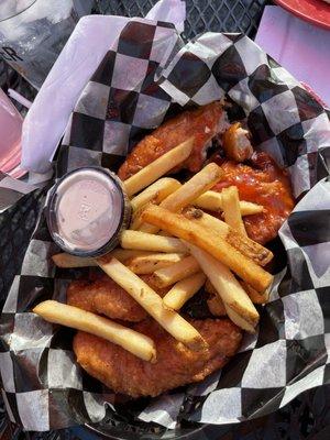 Chicken fingers & fries