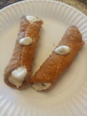 yummy chaa cha pizzas cannoli's