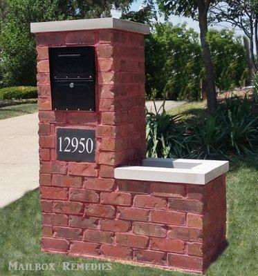 Brick Mailbox with planter and Limestone accents built in Homer Glen, Illinois by Mailbox Remedies.