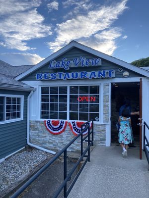 Lakeview Restaurant front door