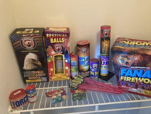 Artillery shells, fountains, 500 gram cake, bottle rockets, single shot tube