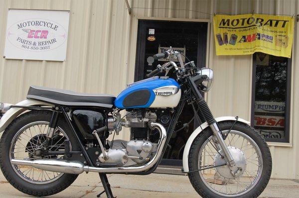 Hot looking 1966 Triumph