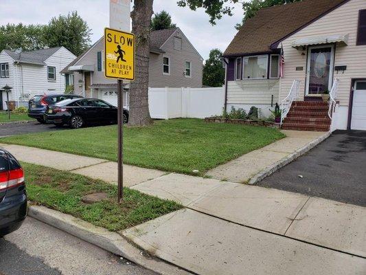 neat cut clean front lawn :)