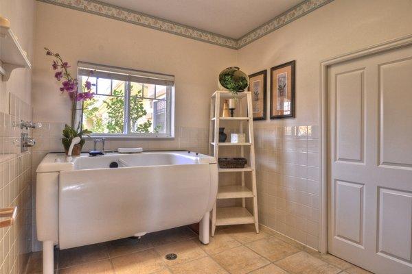 Apartment Bathroom at Sonoma Senior Living