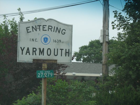 Entering Yarmouth sign.