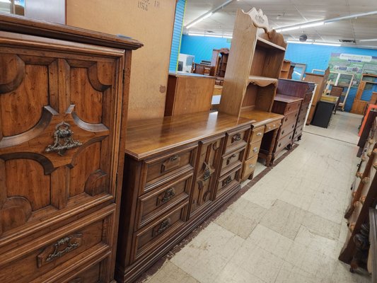 Dresser prices are also hit or miss, generally overpriced for the quality