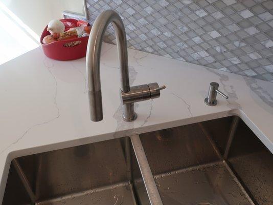 Stainless steel 16 gauge double bowl sink also provided by Great Stone.