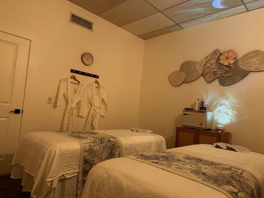 Couples Massage - Palm Massage Spa