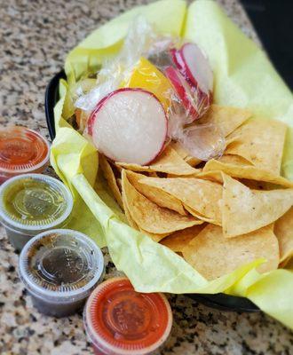 Fast food Mexican with complimentary chips?  Awesome!