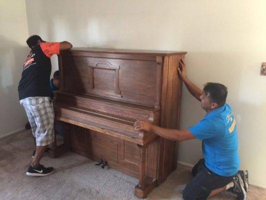 Need that large, heavy, yet delicate piano moved? Cheetahs Movers LLC professionally and carefully moves pianos.