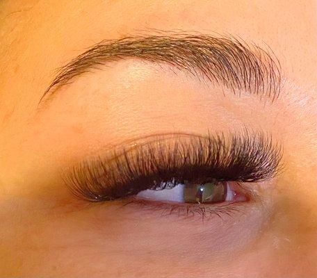 Mega volume lashes