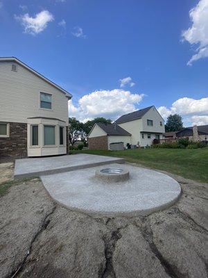 Fire pit and patio exposed aggregate decorative concrete