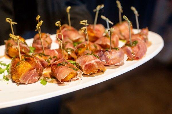 Mini Coccoli Bites: Crispy dough, stracchino cheese, prosciutto, truffle honey