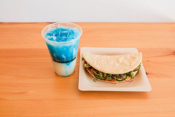 Blue Hawaii Lemonade & flatbread sandwich