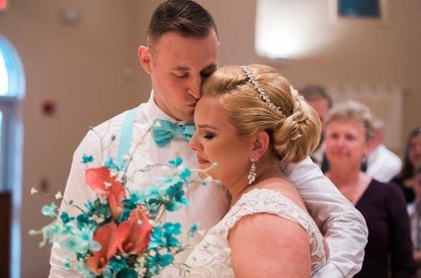 Anna did my wedding hair and I am still so amazed at how beautiful it was!