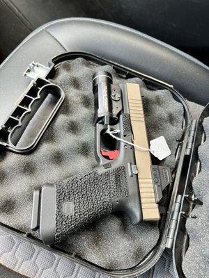 Glock 17 - wagon wheel stipple by Kevin at Armstrong Arms