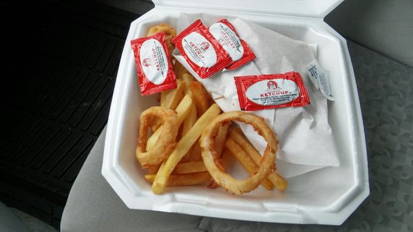 Cheeseburger basket...classic!