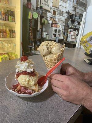 Strawberry shortcake sundae and coffee waffle cone (double scoop)