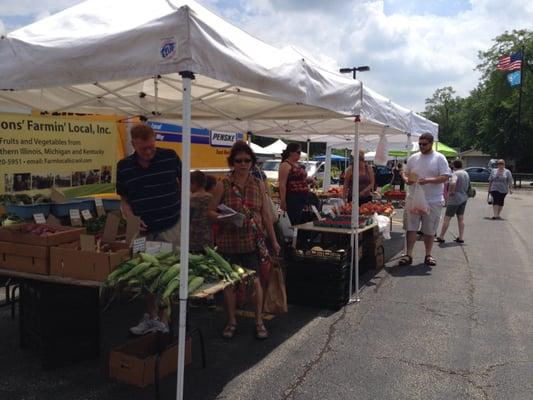 This event is not a "farmers market" there is one tent with produce at prices higher than whole foods!