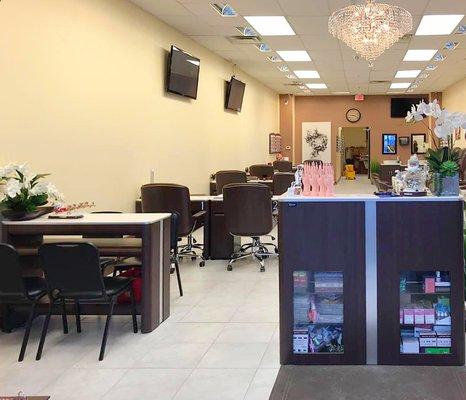 Why don't you drop by our salon and enjoy some relaxing hours here?!